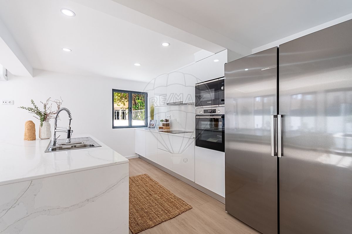 Bancada e armários da cozinha