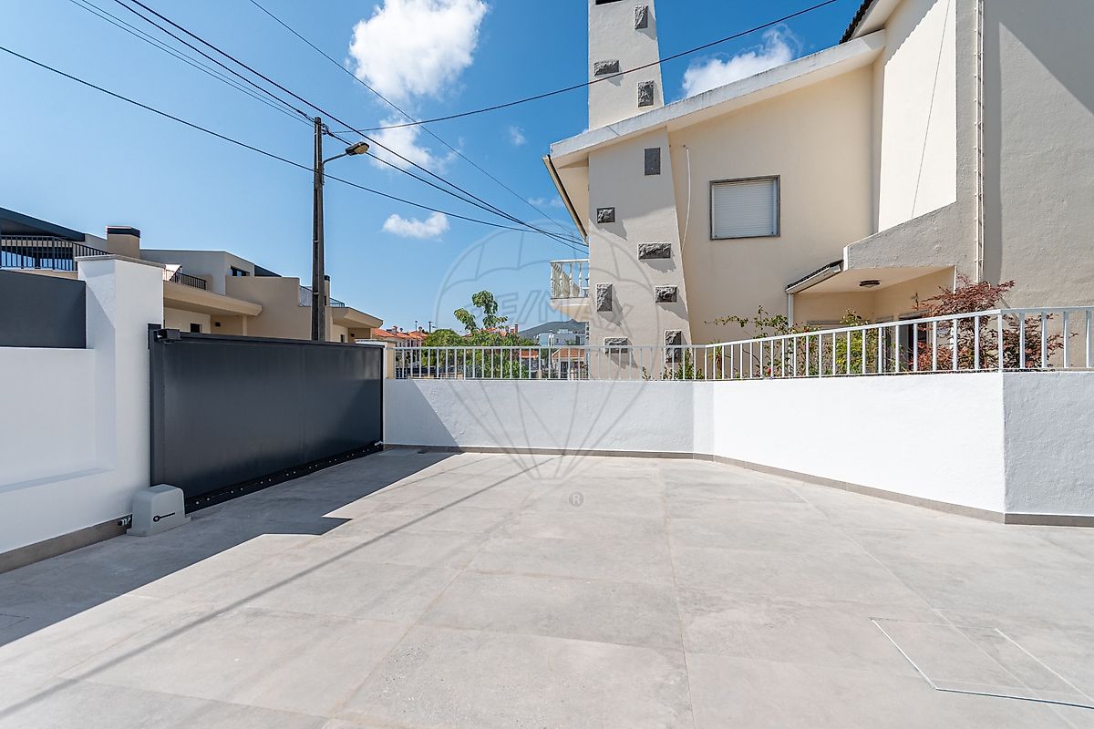 Piscina e pátio exterior